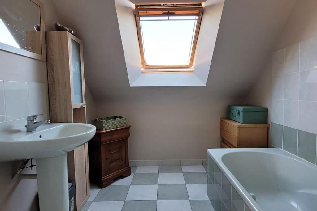 Maison 4 Chambres Pour 8 Personnes Dol-de-Bretagne Exteriör bild
